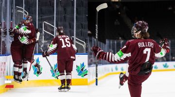 Latvijas U20 hokejisti PIRMO REIZI VĒSTURĒ iekļūst ceturtdaļfinālā